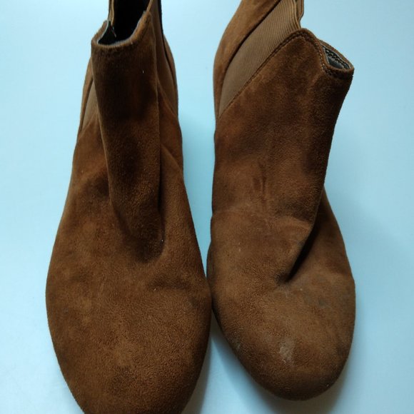 ARABELLA BROWN SUEDE HEELED BOOTIES - Picture 1 of 7
